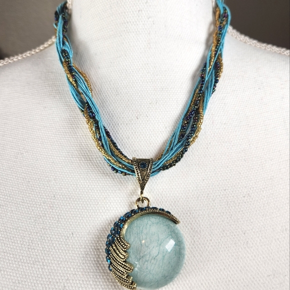 Jewelry - New Bohemian Necklace Beads and Pendent. Statement Jewelry